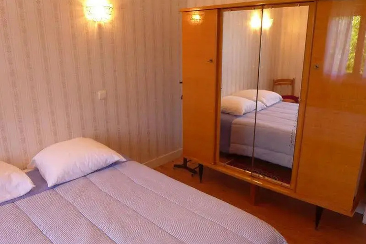 Room 3 of 15