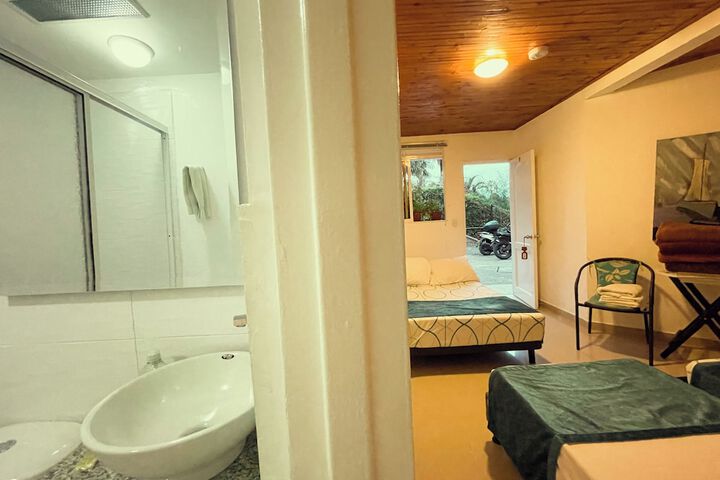 Room 34 of 123