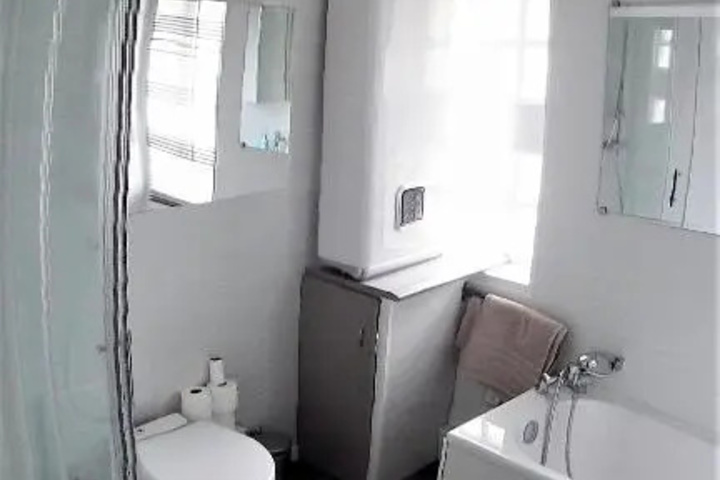 Room 3 of 3