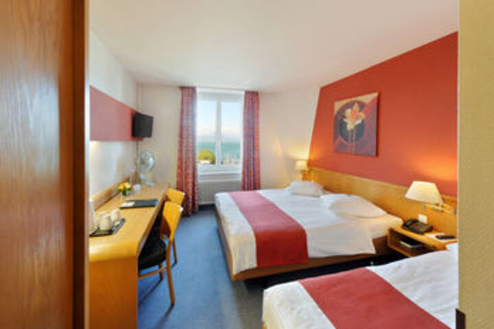 Room 55 of 102
