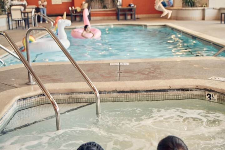 Indoor spa tub