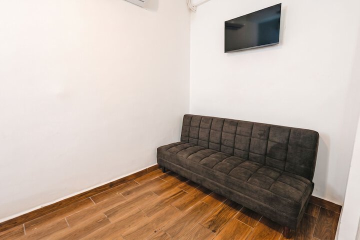 Room 13 of 37