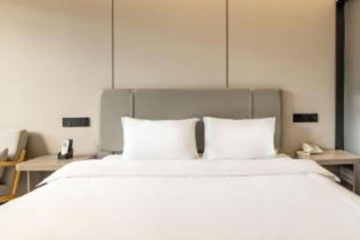 Huayi Hotel