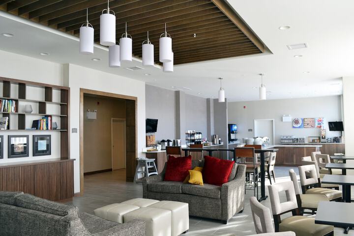 Breakfast/Coffee Service 51 of 65