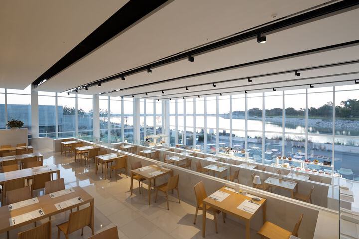 Dining 110 of 161