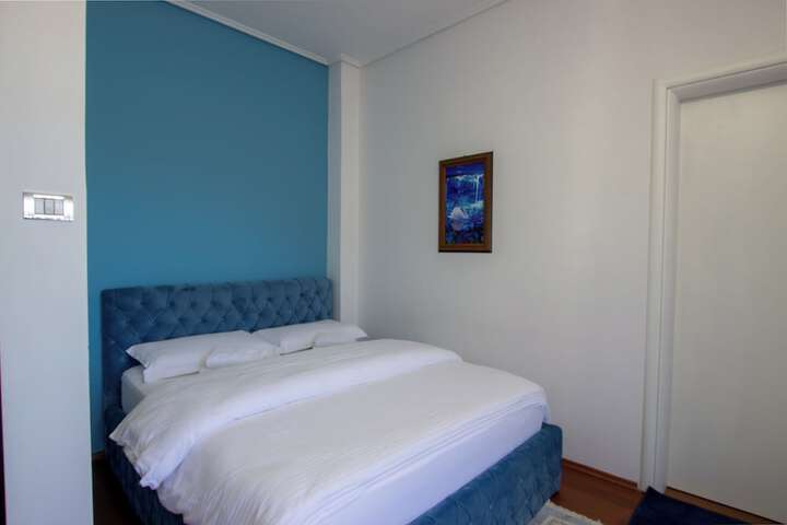 Room 8 of 26