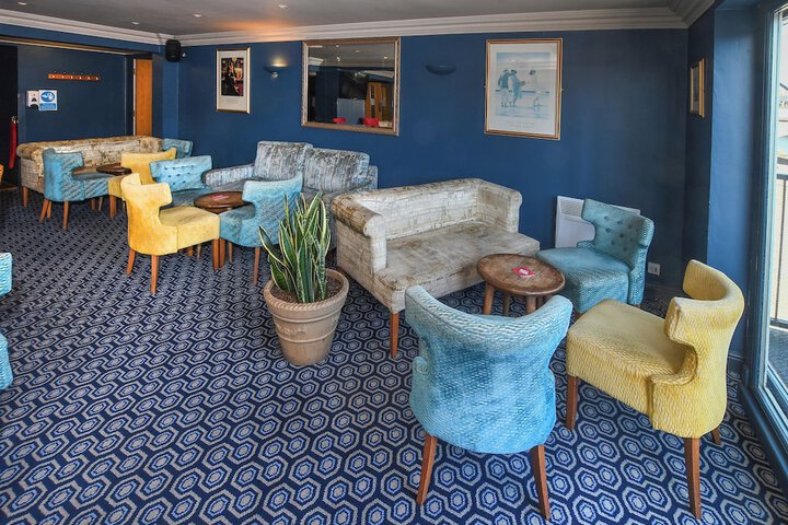 Lounge 199 of 216