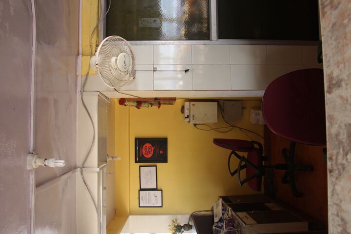 Check-in/check-out kiosk