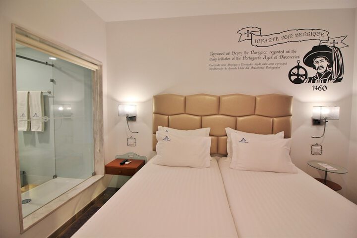 Room 16 of 53