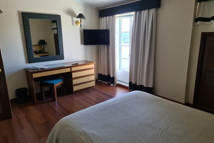 Room 10 of 96
