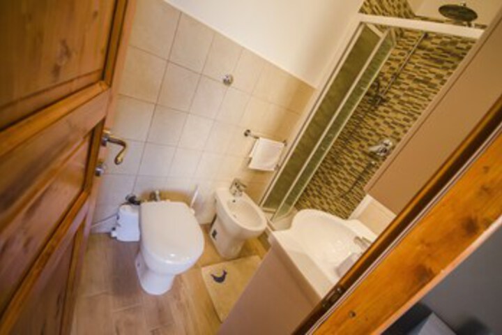 Room 2 of 19