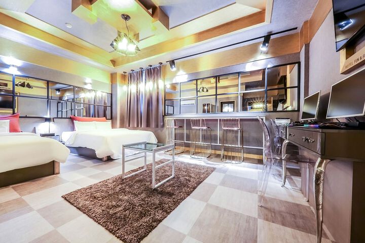 Room 85 of 138