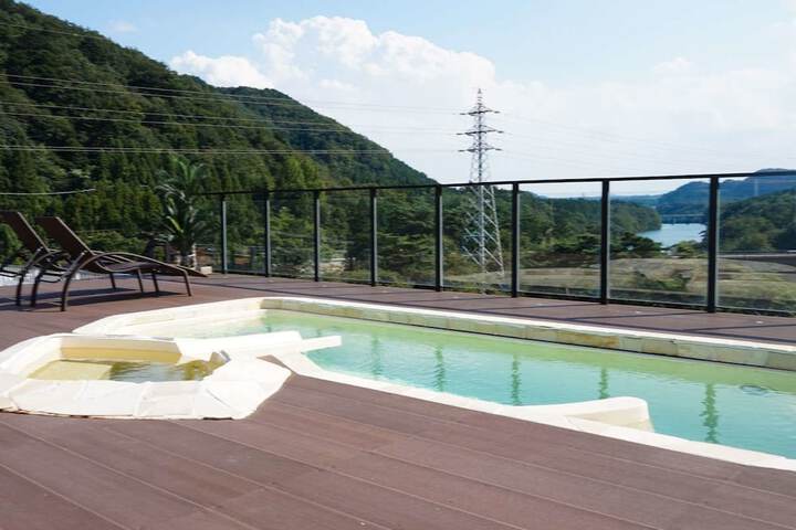 Pool Hotel