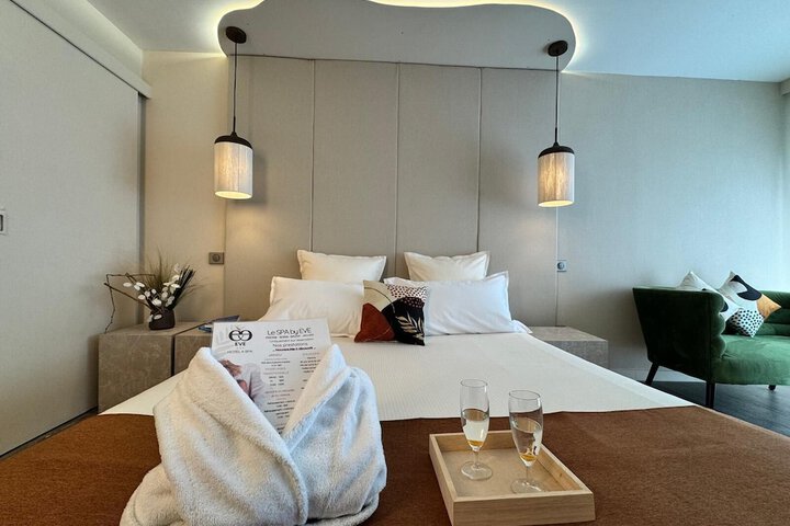 Room 3 of 10