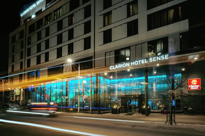 Entrance & Lobby