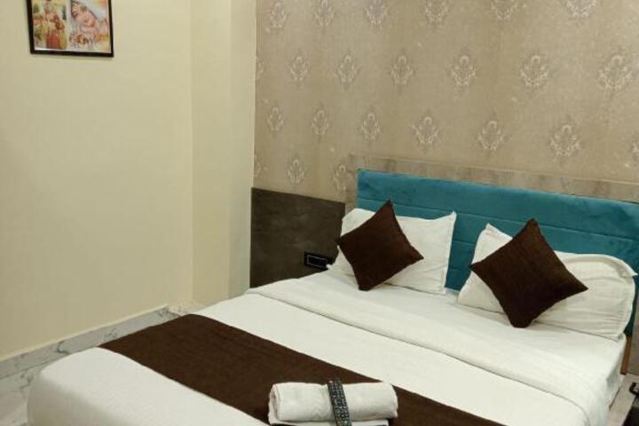 Hotel West Inn Park - Chandlodiya SG Highway