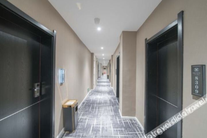 Hotel Interior 15 of 31