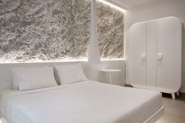 Room 14 of 37