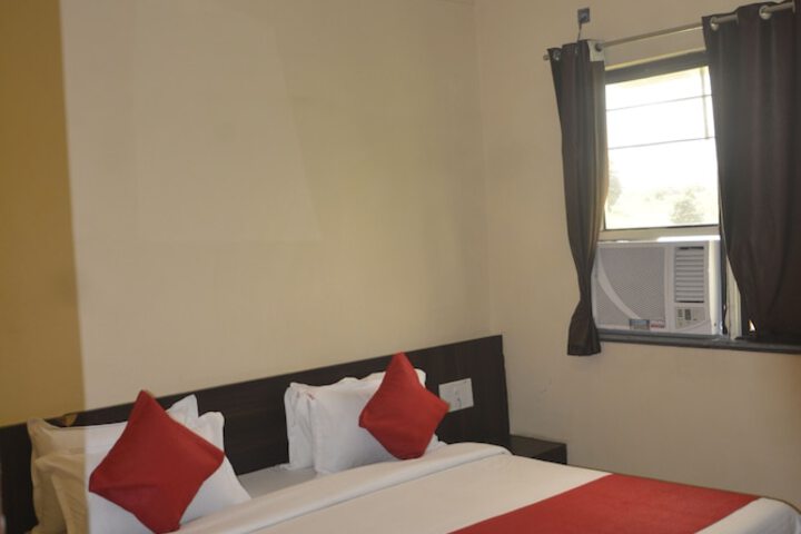 Room 11 of 20