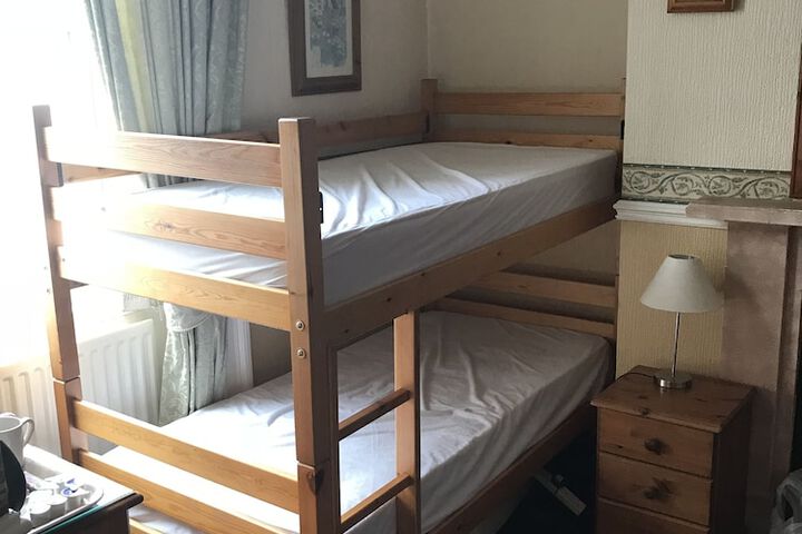 Room 22 of 38