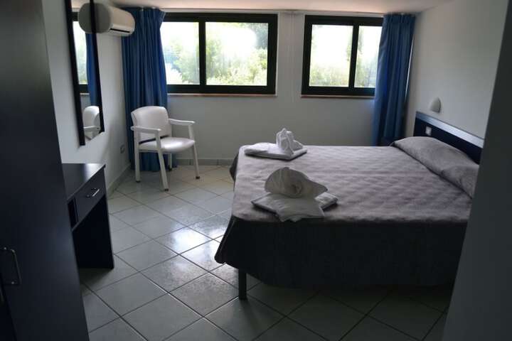 Room 13 of 50