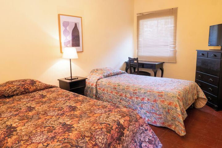Room 2 of 10