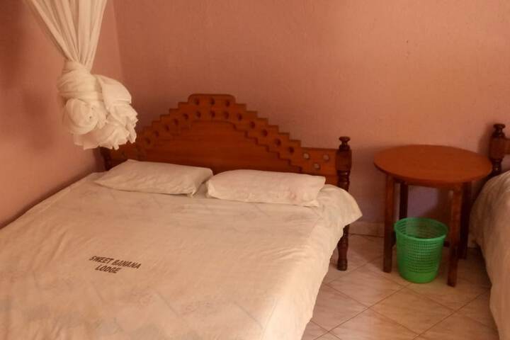 Room 5 of 11
