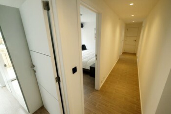 Room 17 of 28