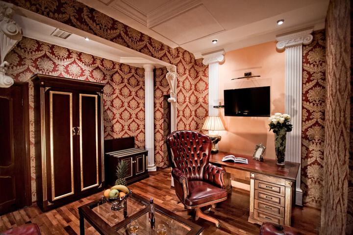Room 8 of 47