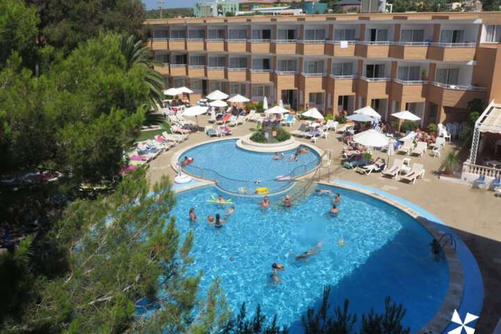 Pool Hotel