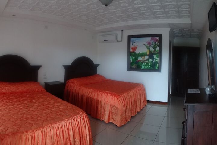 Room 6 of 32