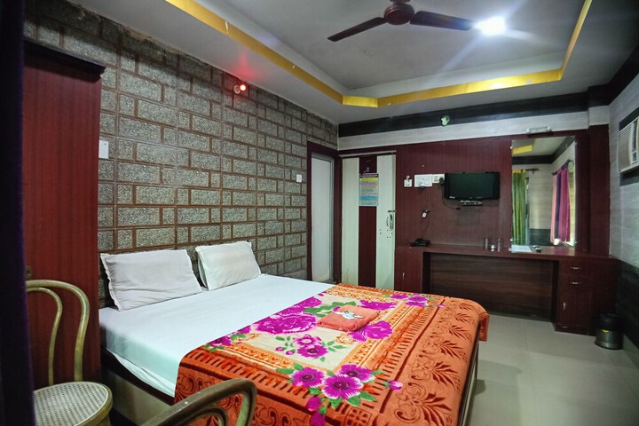 Room 4 of 58