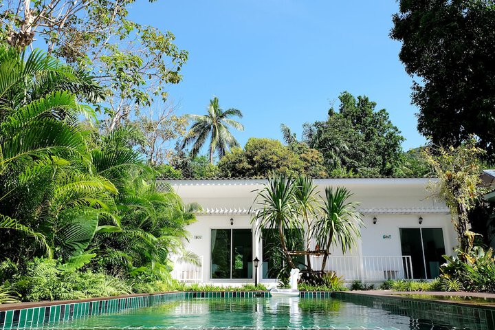 Whalecome Aonang Resort