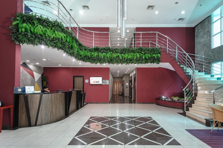 Entrance & Lobby