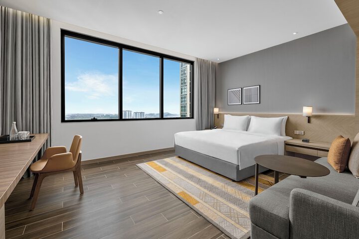 Room 9 of 38