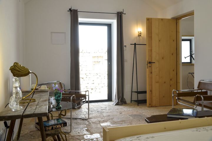 Room 13 of 49