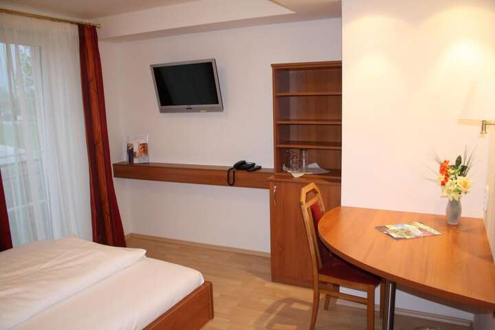 Room 17 of 39