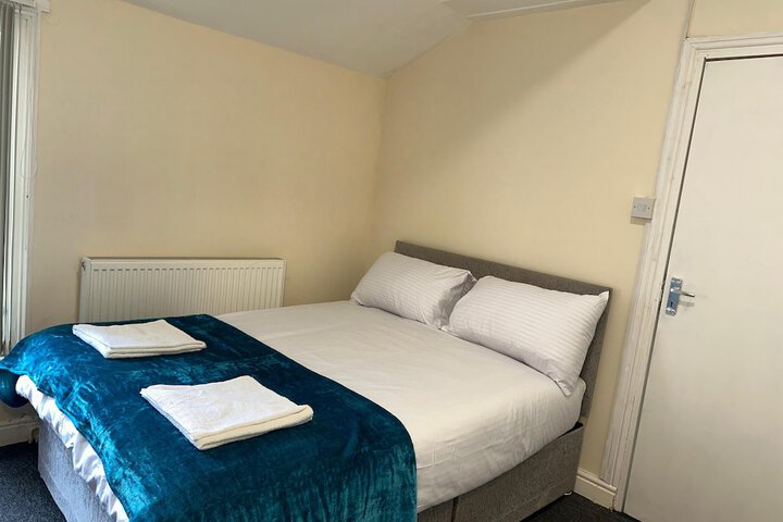 Room 9 of 25