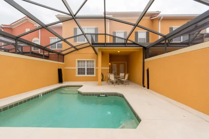 Pool 17 of 32