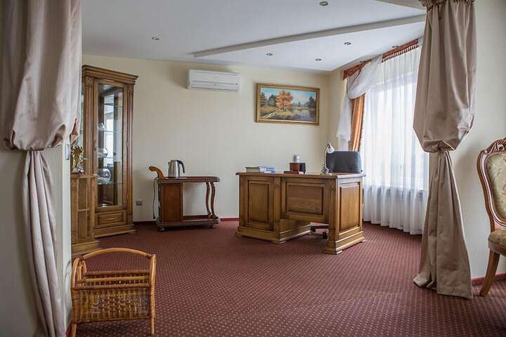 Room 80 of 122