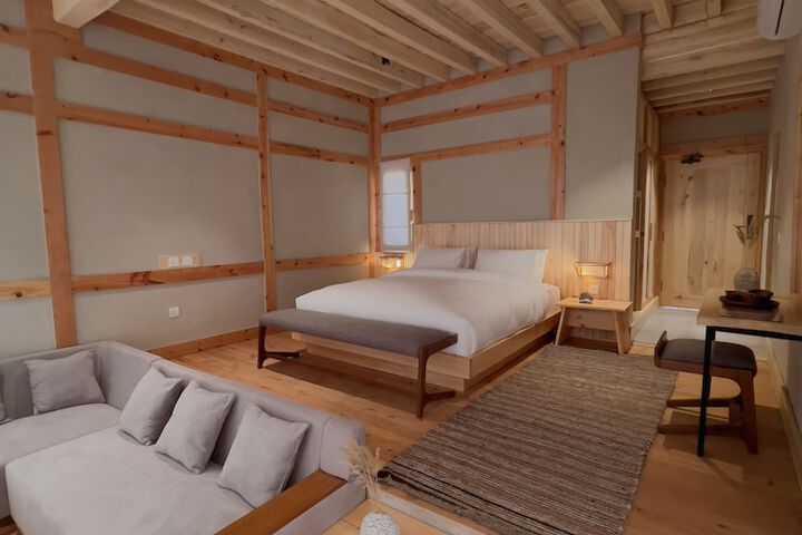 Room 12 of 54
