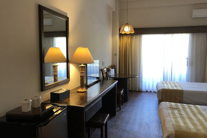 Room 12 of 40