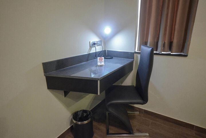 Room 15 of 32