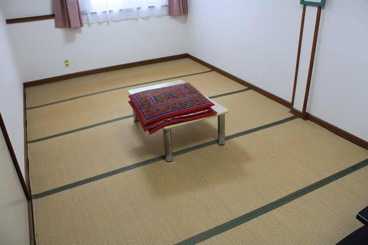 Room 6 of 23