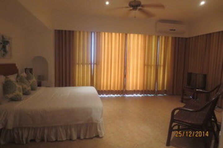 Room 10 of 23