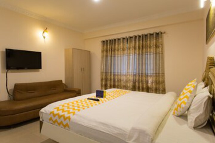 Room 13 of 32