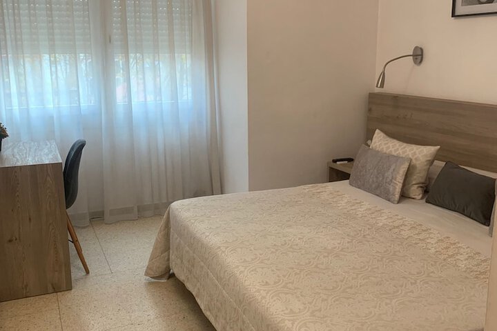 Room 25 of 37