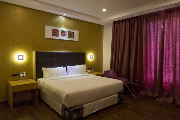 Room 4 of 15