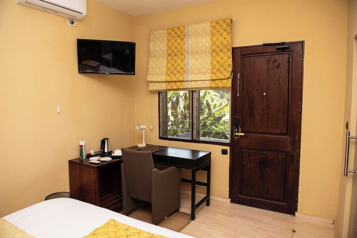 Room 17 of 39