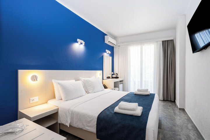 Room 5 of 19